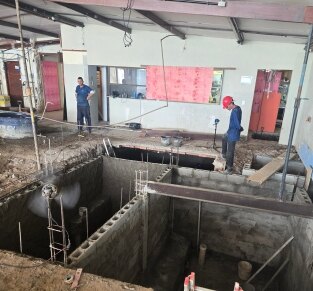 Reforma de imóvel comercial em andamento